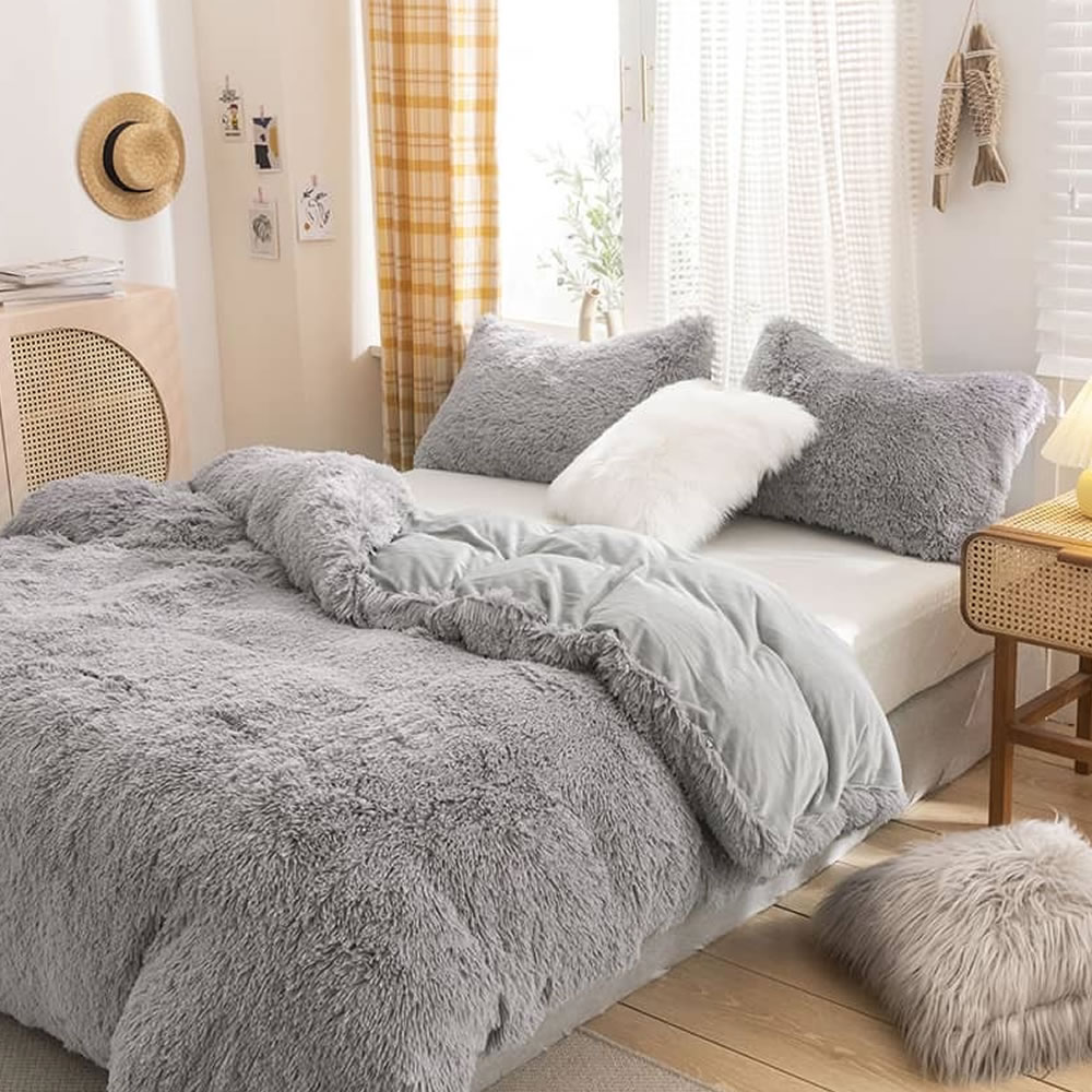 Faux Fur Comforter - /queen: image 12
