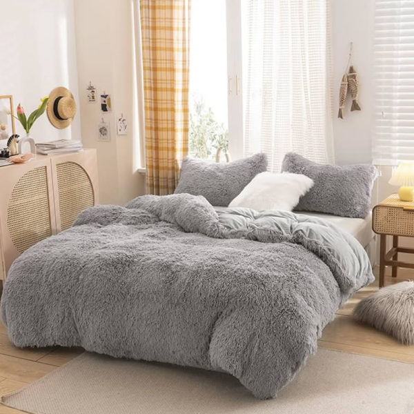 gray fleece bed linen